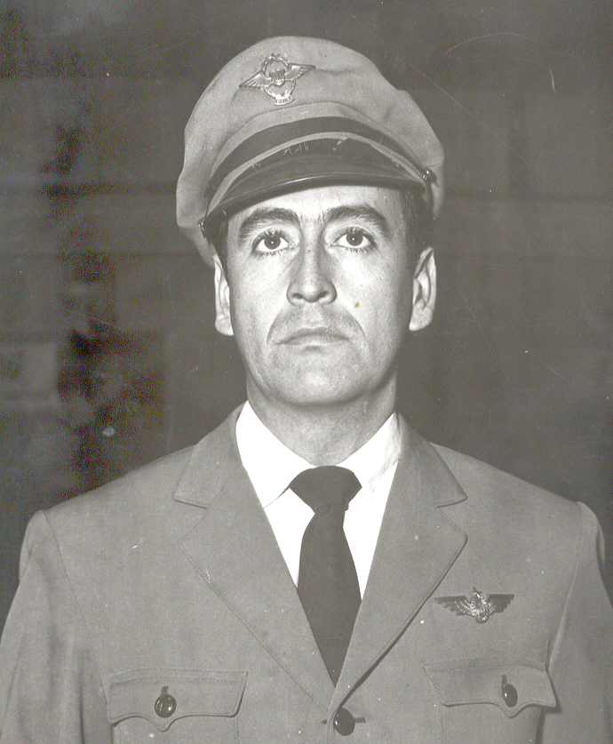 Eduardo Machuca F. (Q.E.P.D.) como piloto de Lan